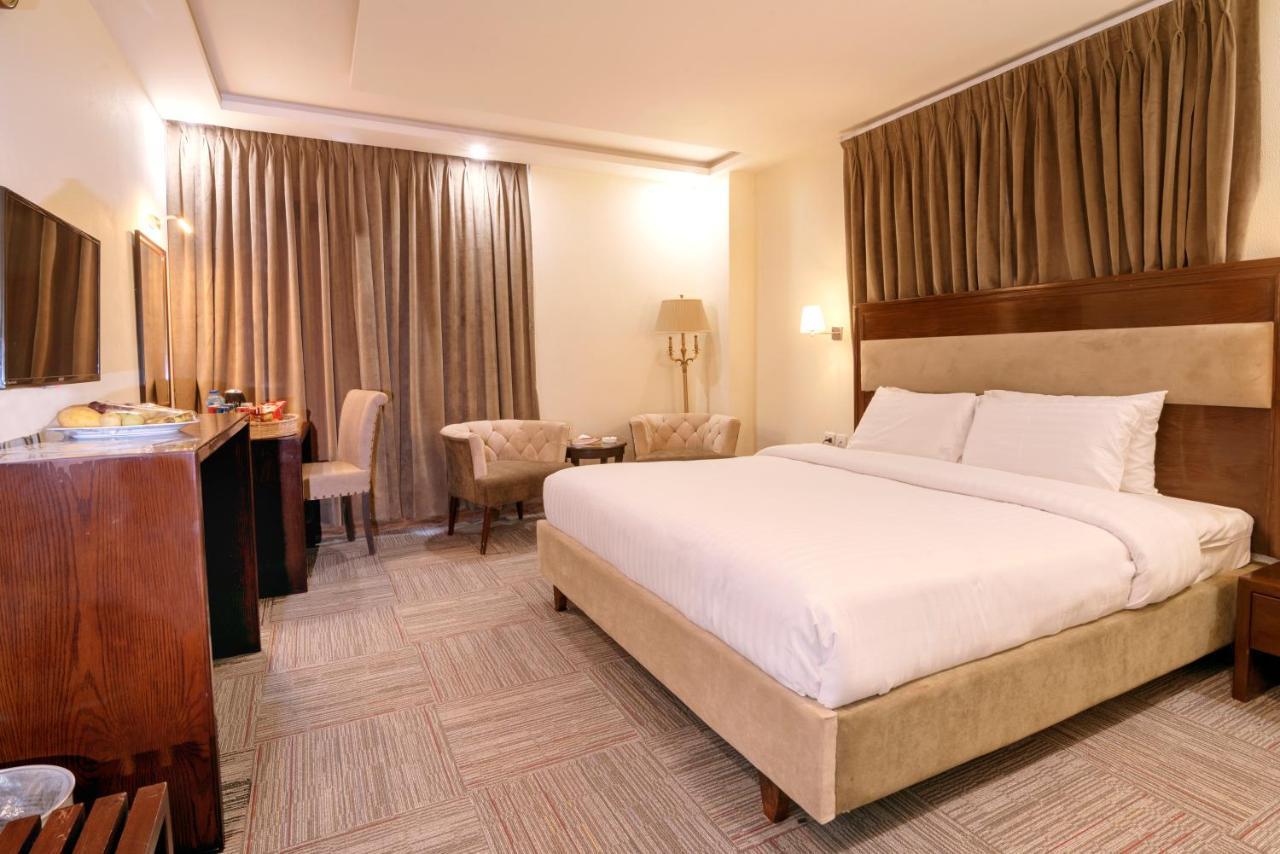 Hotel One Naran Luaran gambar