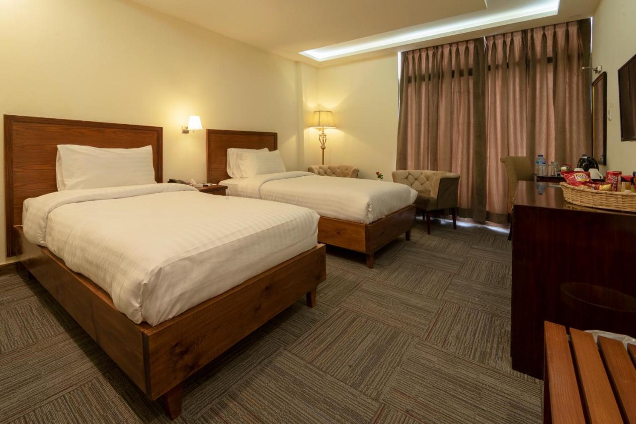 Hotel One Naran Luaran gambar